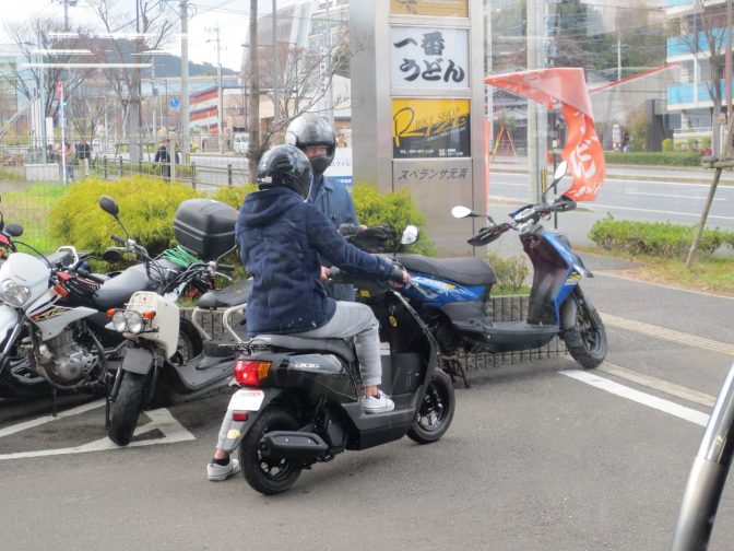 路上教習は必須です。