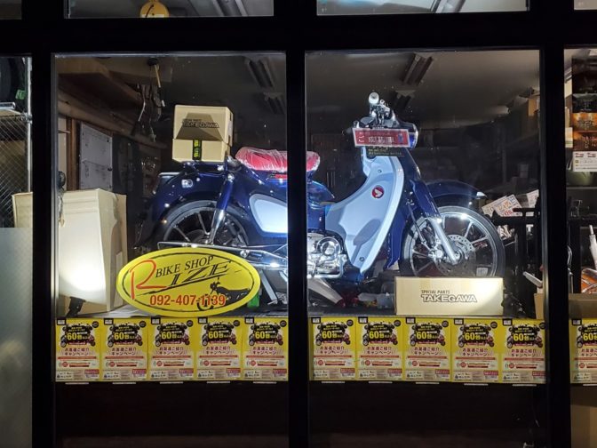 ショーウインドーのバイク入替！！