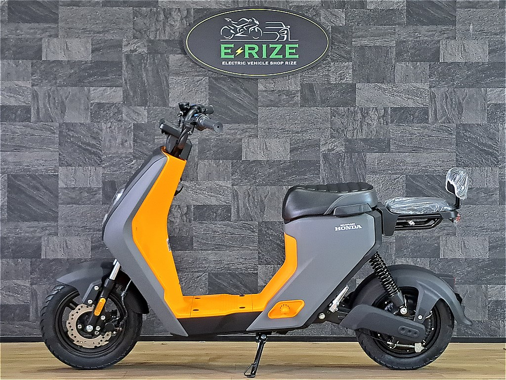 新車】無料路上教習実施中！！ホンダ 電動U-Be Youth Edition ｸﾞﾚｰ/ｵﾚﾝｼﾞ EVスクーター！！ |  バイクショップRIZE[ライズ] 福岡市西区 九大伊都キャンパス向かって左