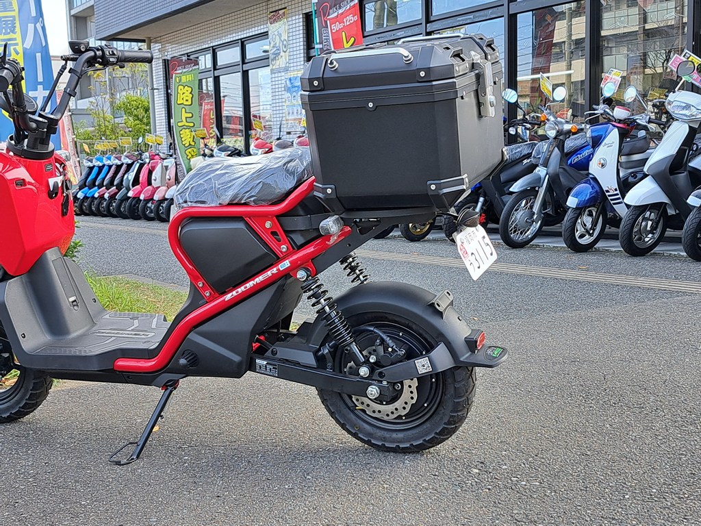 Zoomer-e 電動ズーマーのリアキャリア取り付け！！ | バイクショップ
