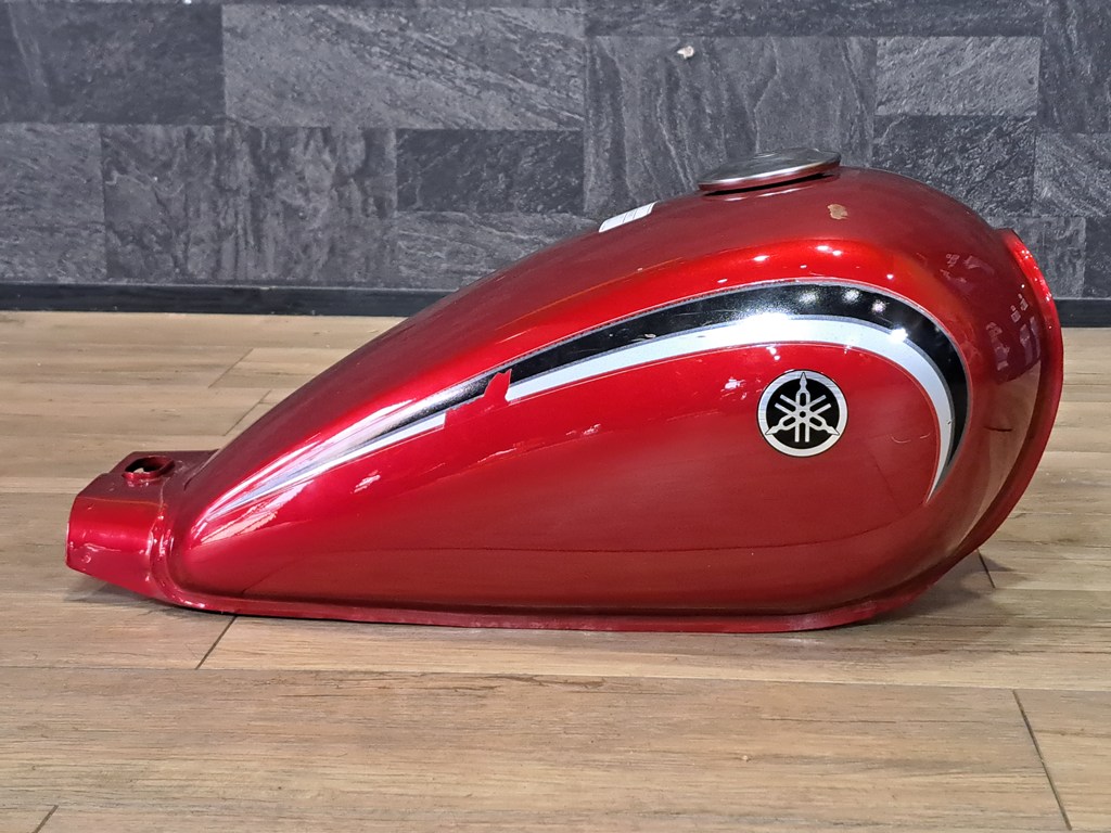 YAMAHA YB125SP タンク