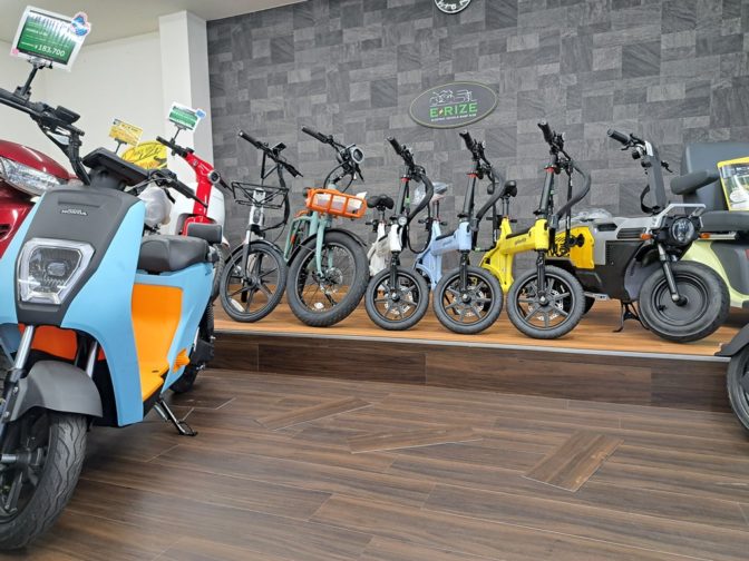 電動特定小型原動機付自転車大量入荷！！