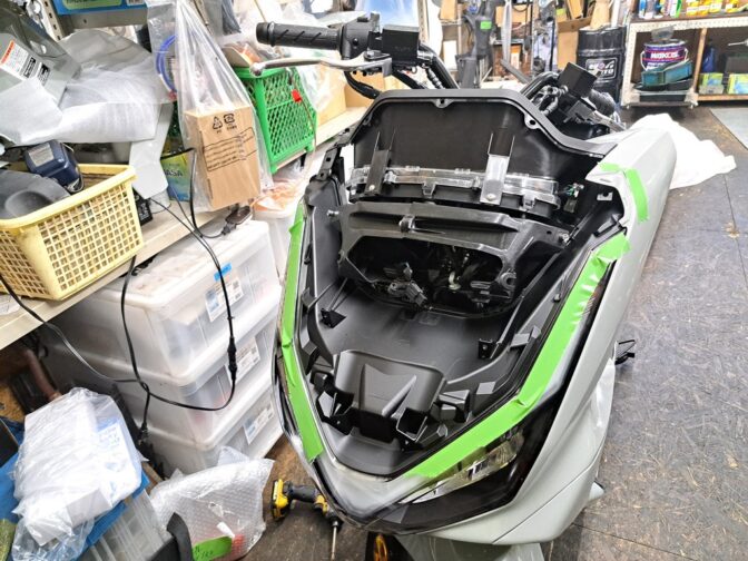 今日はドライブレコーダー取り付け！