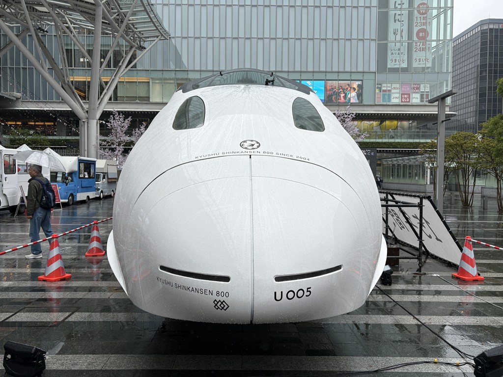 博多駅前広場に新幹線！！ | バイクショップRIZE[ライズ] 福岡市西区